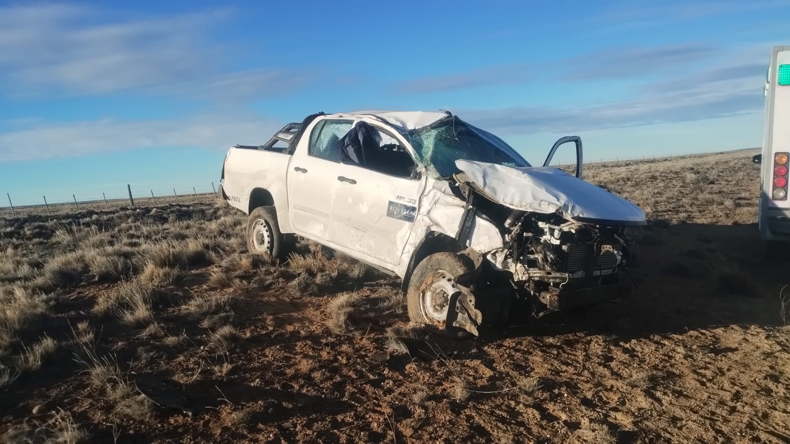 Vuelco vehicular en Ruta Nacional N.º 3: dos personas trasladadas a hospital