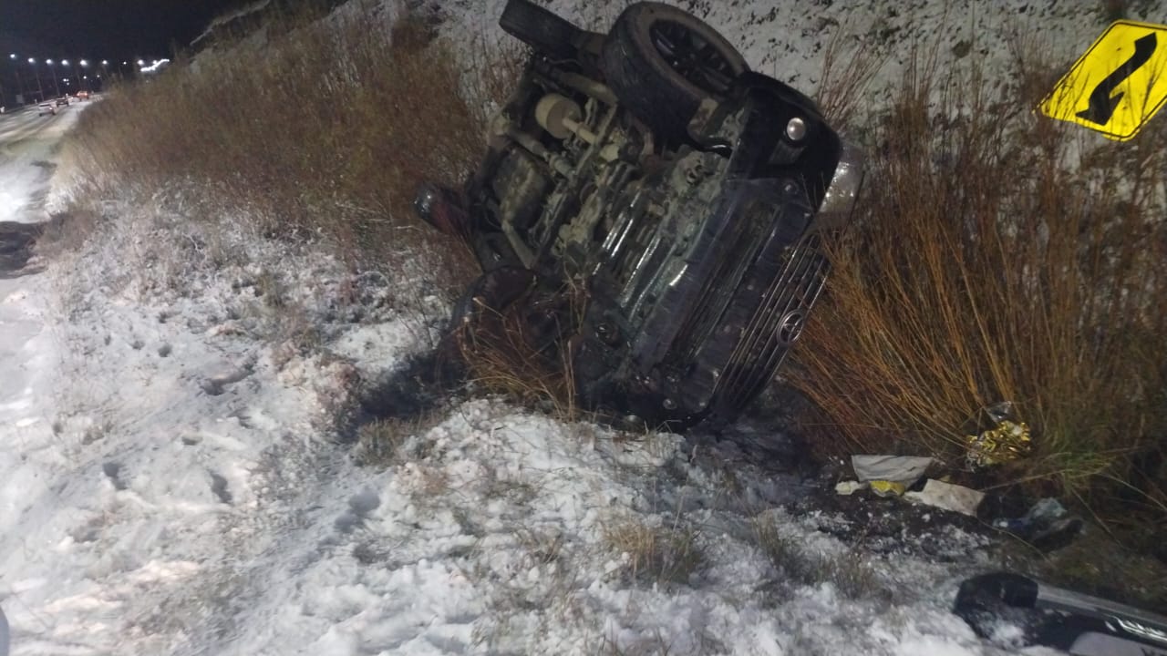 Vuelco vehicular en cercanías del paraje Julia Dufour