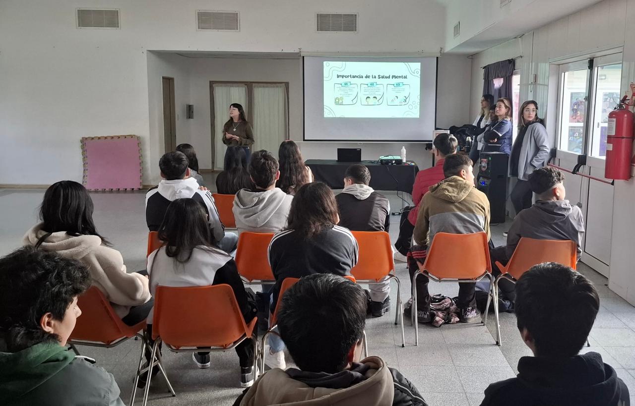 El municipio impulsa acciones para acercar servicios de salud a los jóvenes