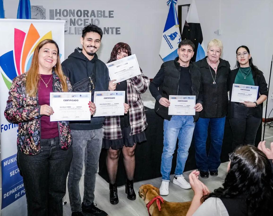Río Gallegos: En 2025, más de 150 vecinos se capacitaron en cursos municipales y este lunes recibieron sus certificados