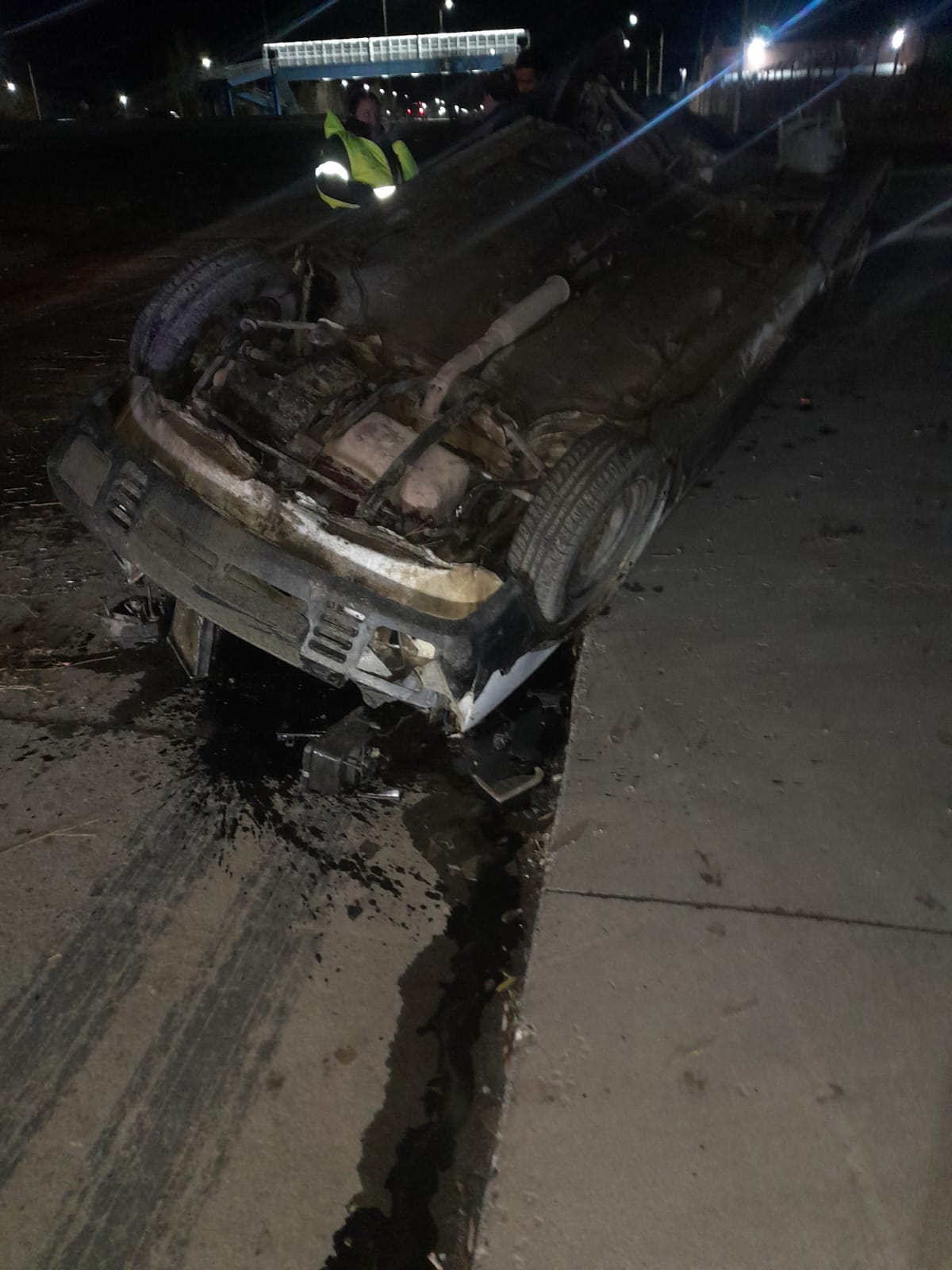 Río Gallegos - Despiste y vuelco en Paseo de los Arrieros