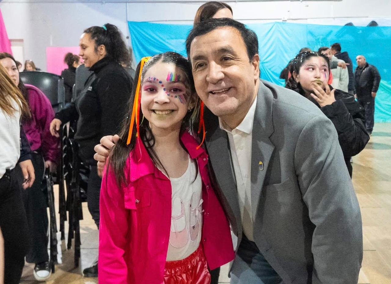 Río Gallegos: la Comparsa Municipal brilló en su presentación oficial