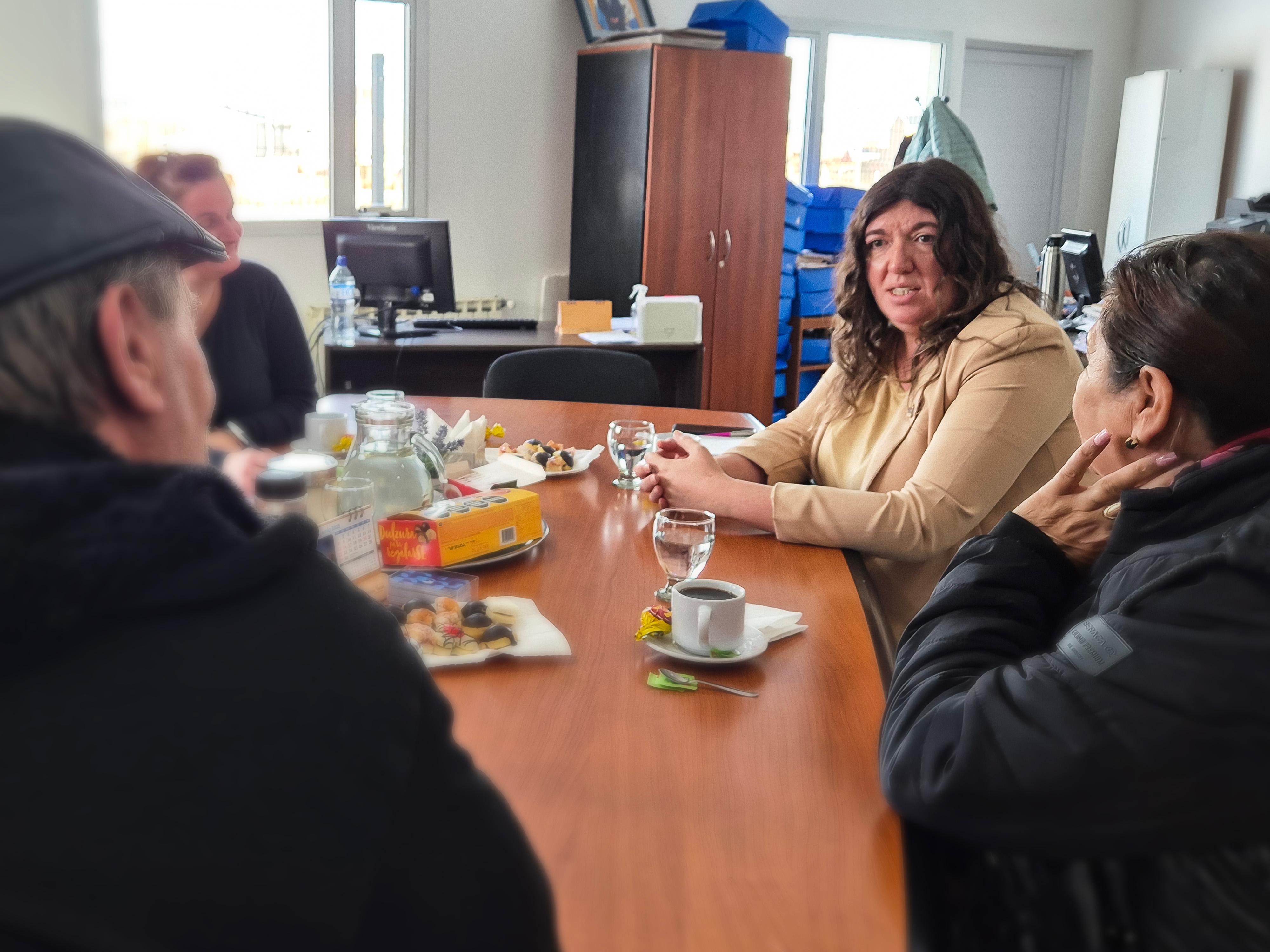 Julia Chalub se reunió con los abuelos de Lucio Dupuy