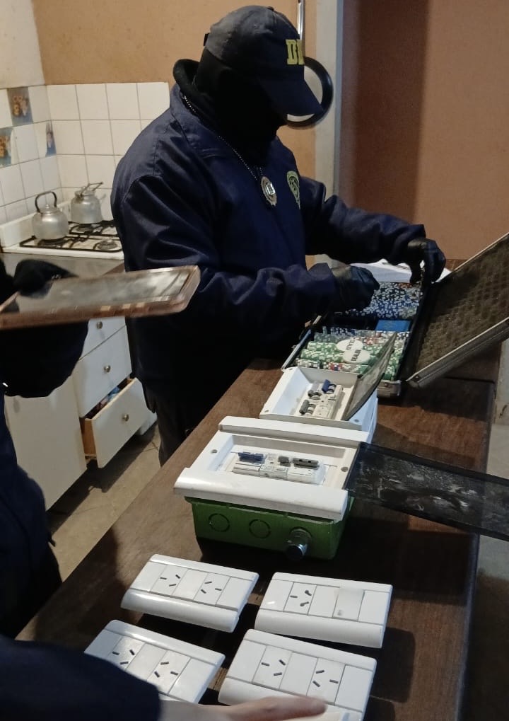 Allanamientos y Aprehensiones por Robo en Viviendas en Construcción de Puerto Deseado